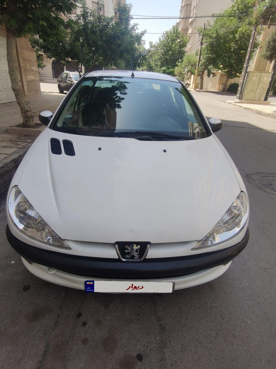 پژو ۲۰۶ صندوق دار v8 - 1393