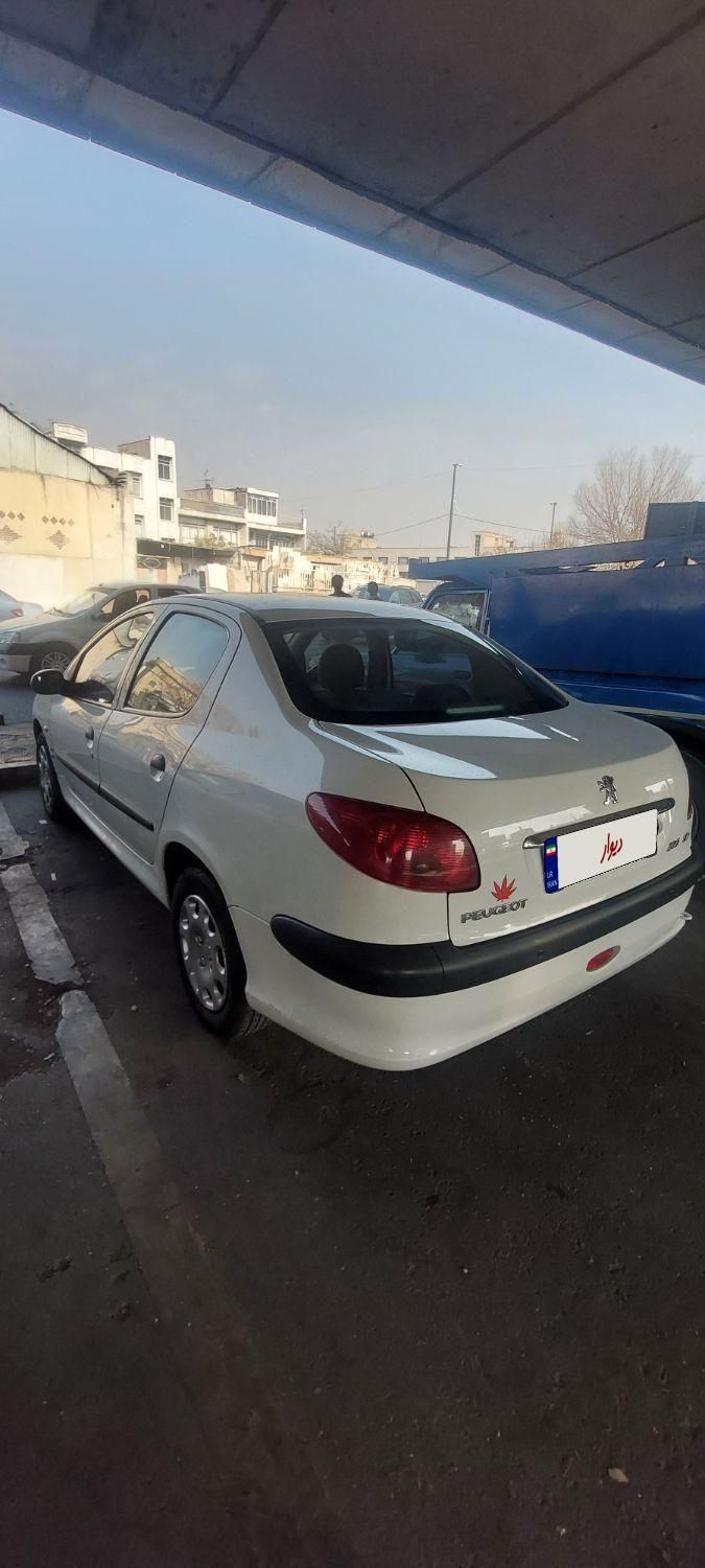 پژو ۲۰۶ صندوق دار v8 - 1398