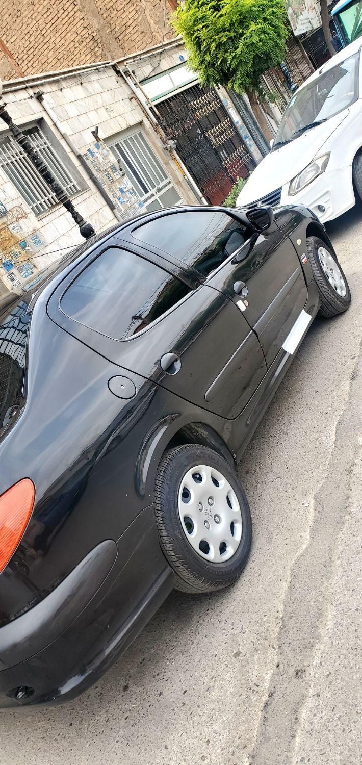 پژو ۲۰۶ صندوق دار v8 - 1393