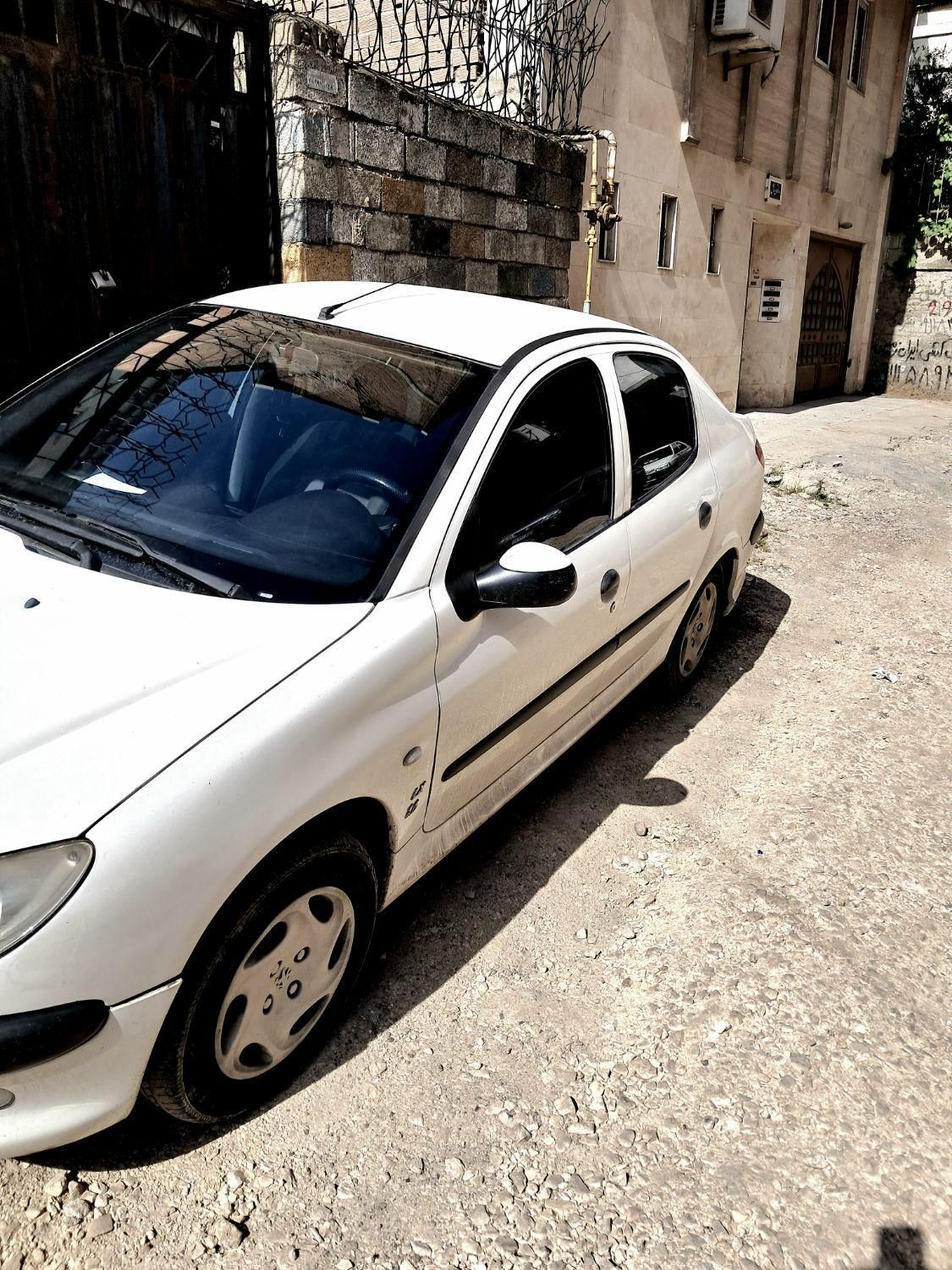 پژو ۲۰۶ صندوق دار v8 - 1392