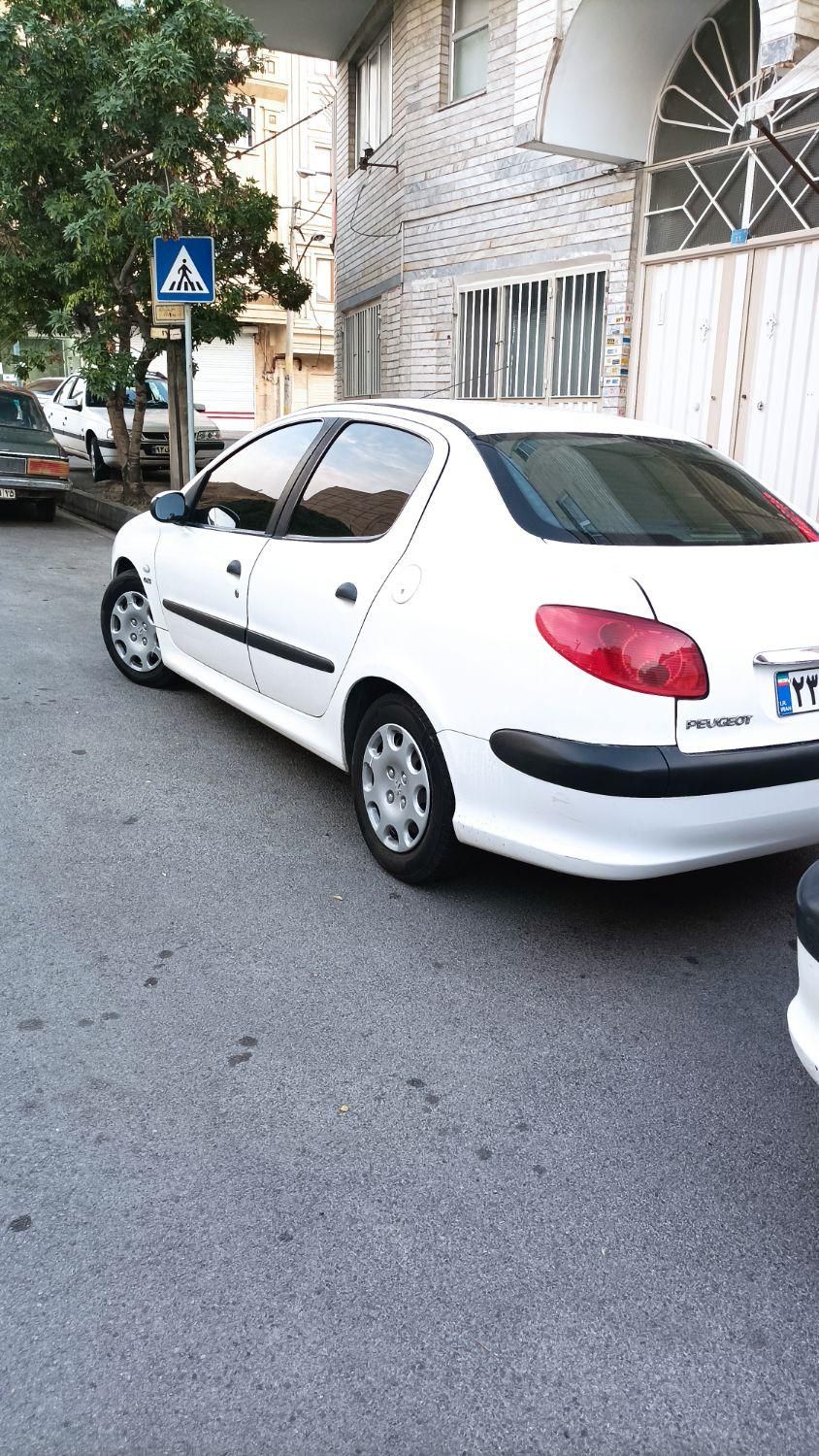پژو ۲۰۶ صندوق دار v10 - 1388