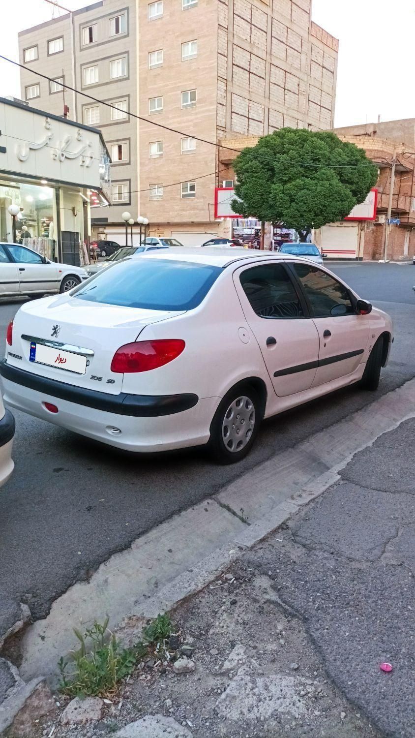 پژو ۲۰۶ صندوق دار v10 - 1388