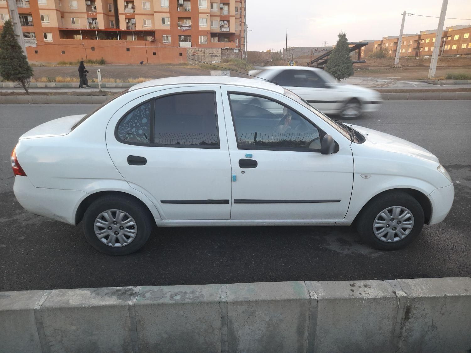 تیبا صندوق دار SX - 1399