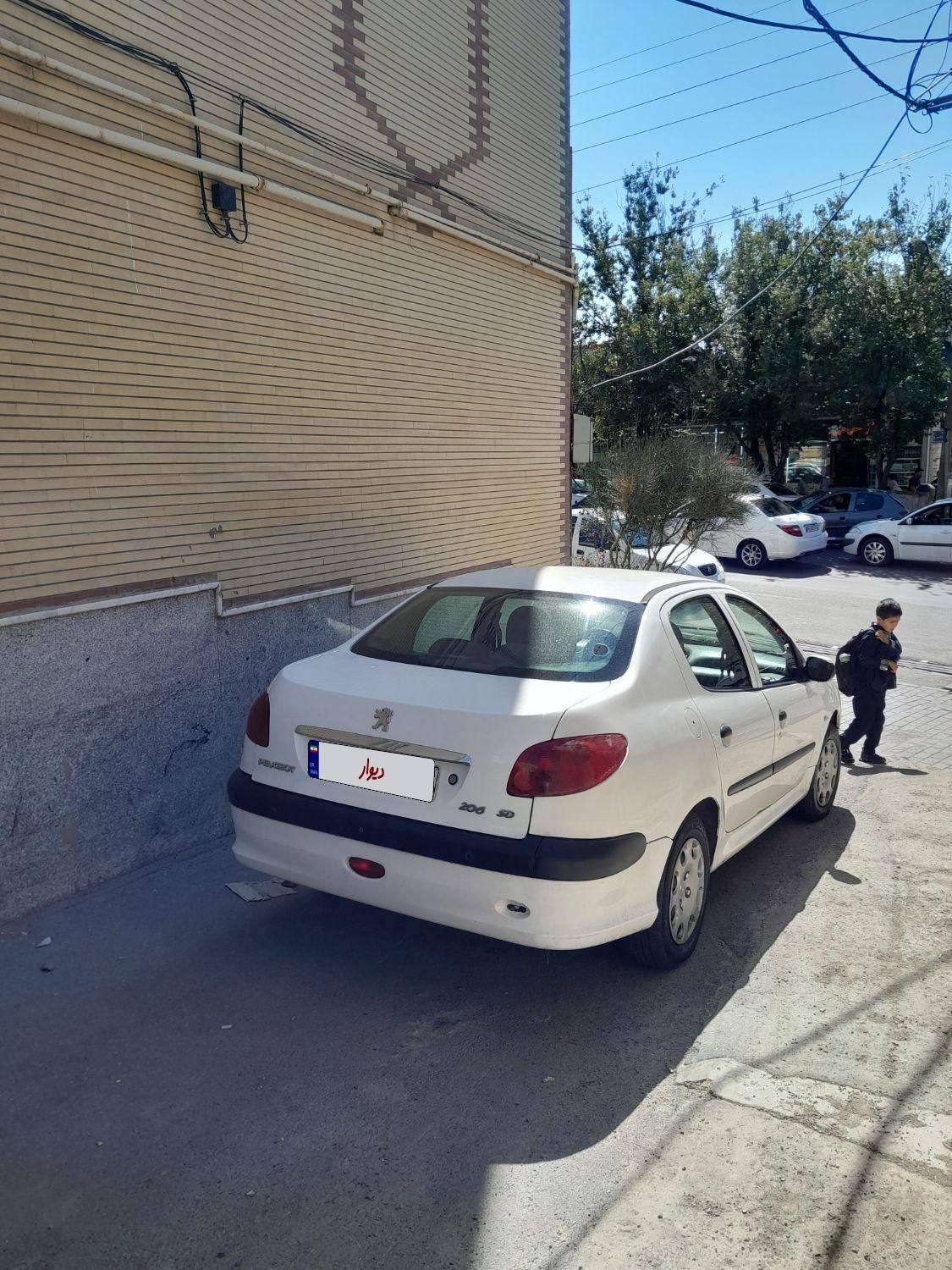 پژو ۲۰۶ صندوق دار v8 - 1394