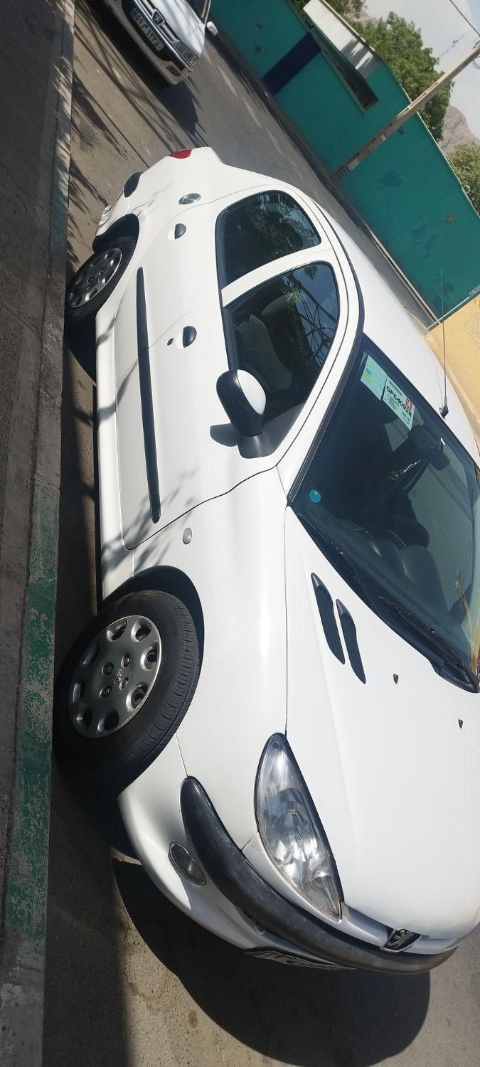پژو ۲۰۶ صندوق دار v8 - 1396