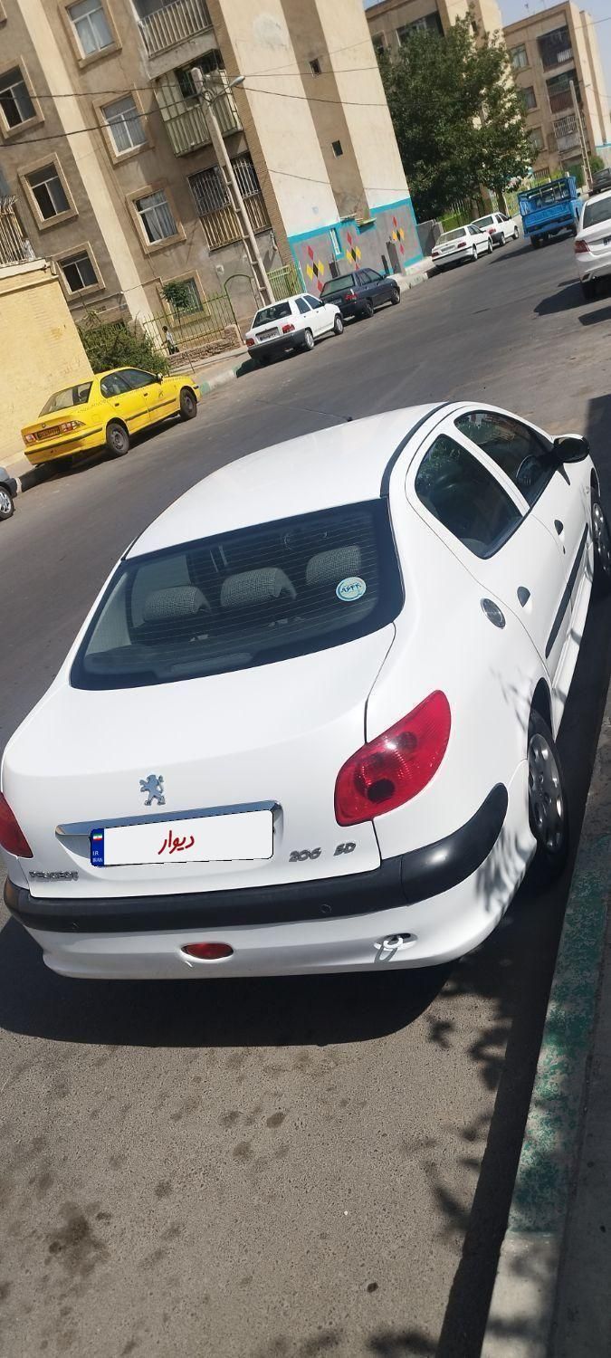 پژو ۲۰۶ صندوق دار v8 - 1396