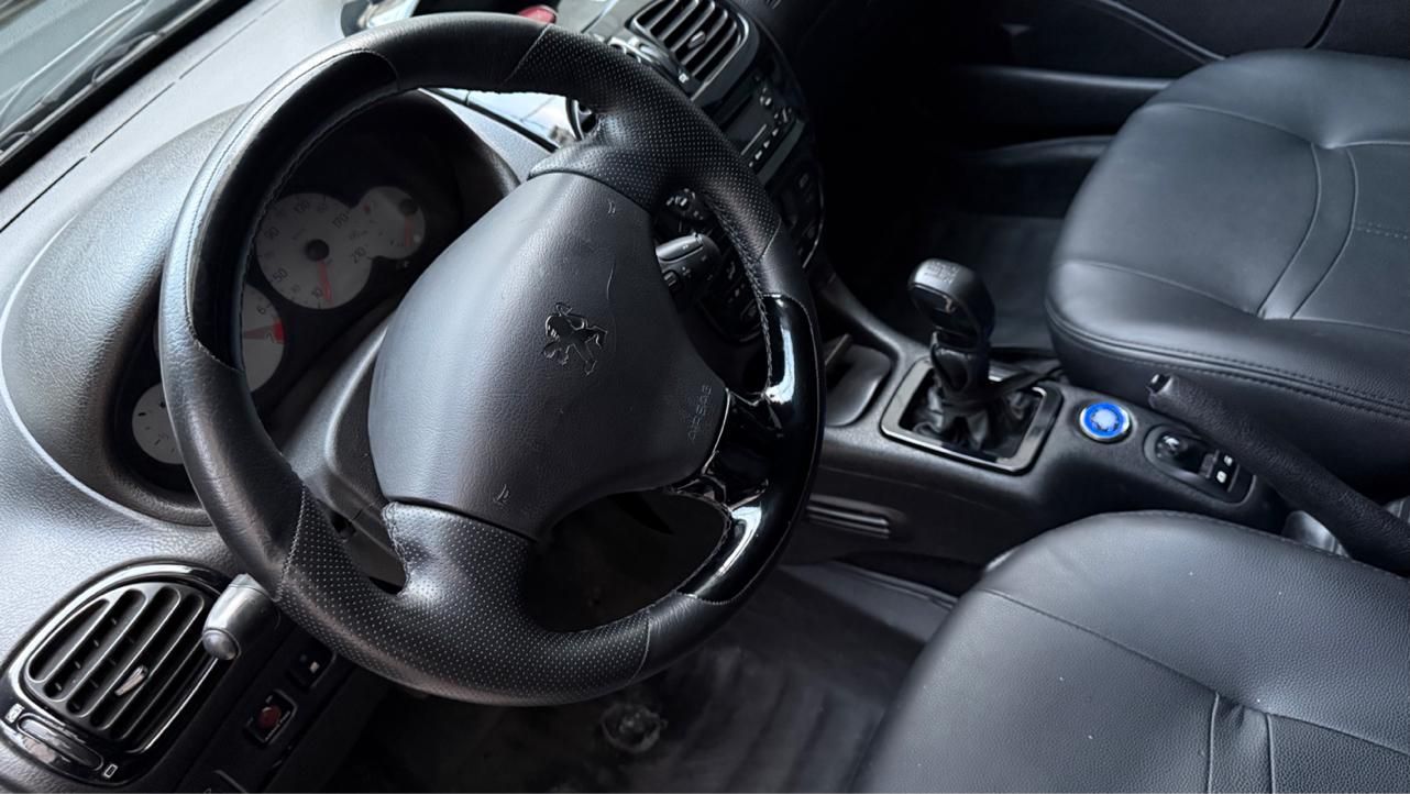 پژو ۲۰۶ صندوق دار v8 - 1393