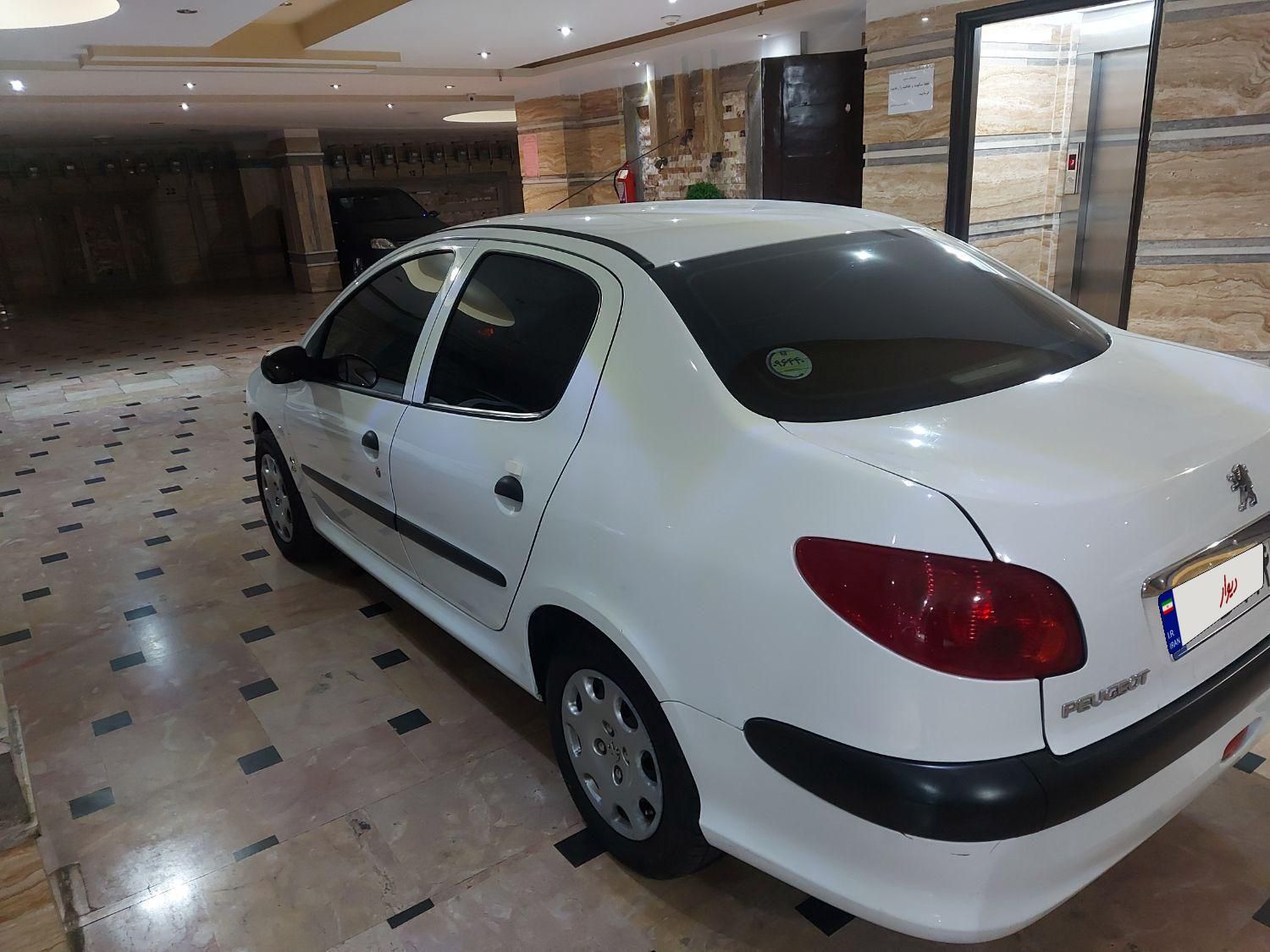 پژو ۲۰۶ صندوق دار v8 - 1398