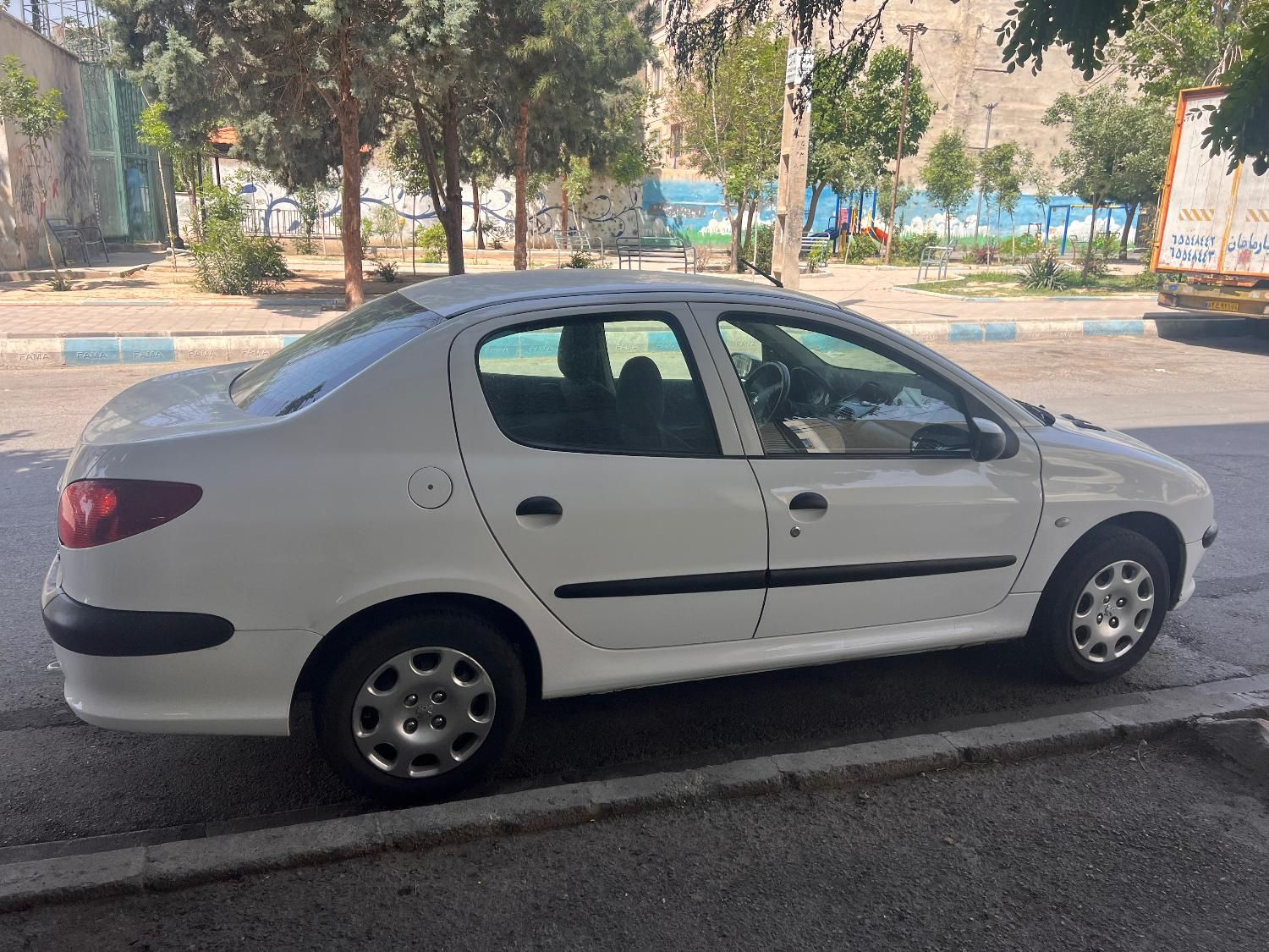 پژو ۲۰۶ صندوق دار v8 - 1397