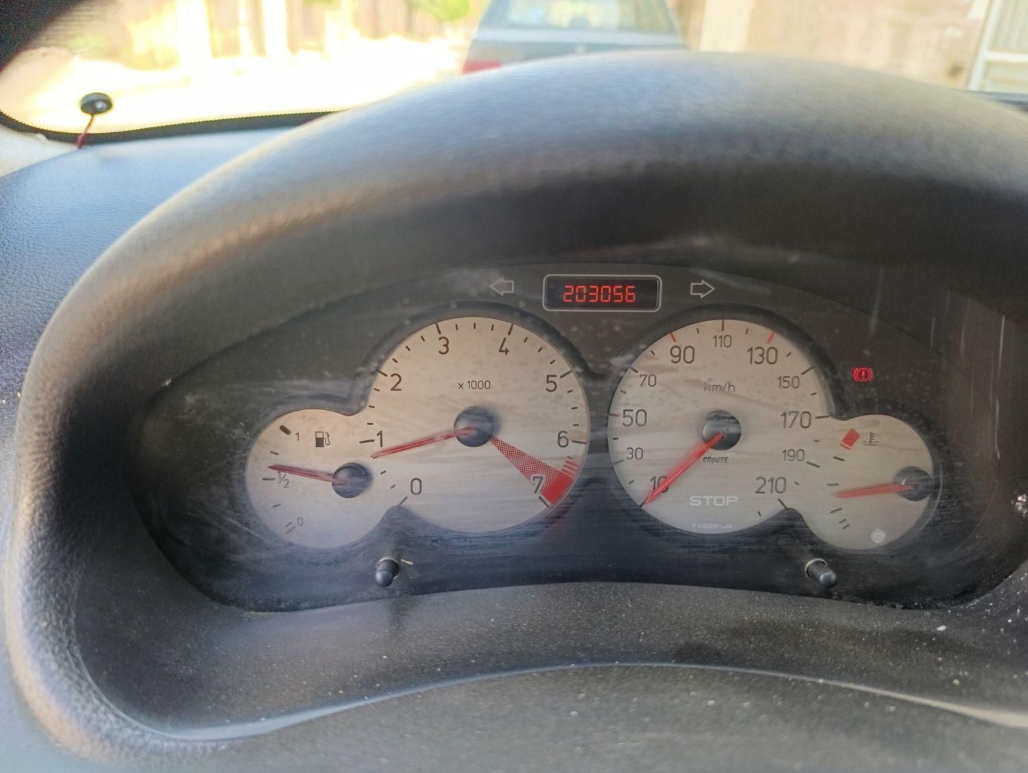 پژو ۲۰۶ صندوق دار v8 - 1393