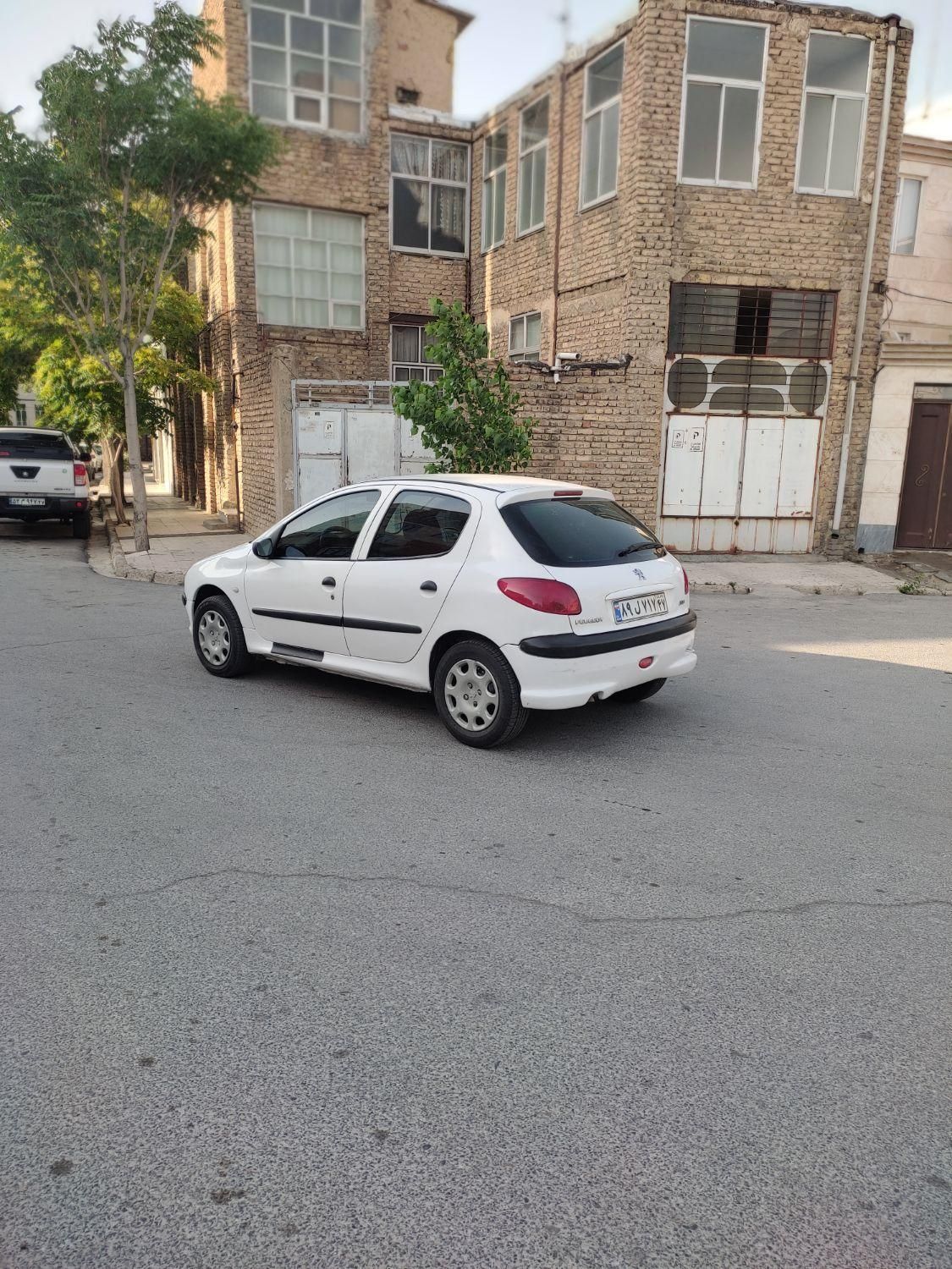 پژو 206 تیپ 5 - 1390