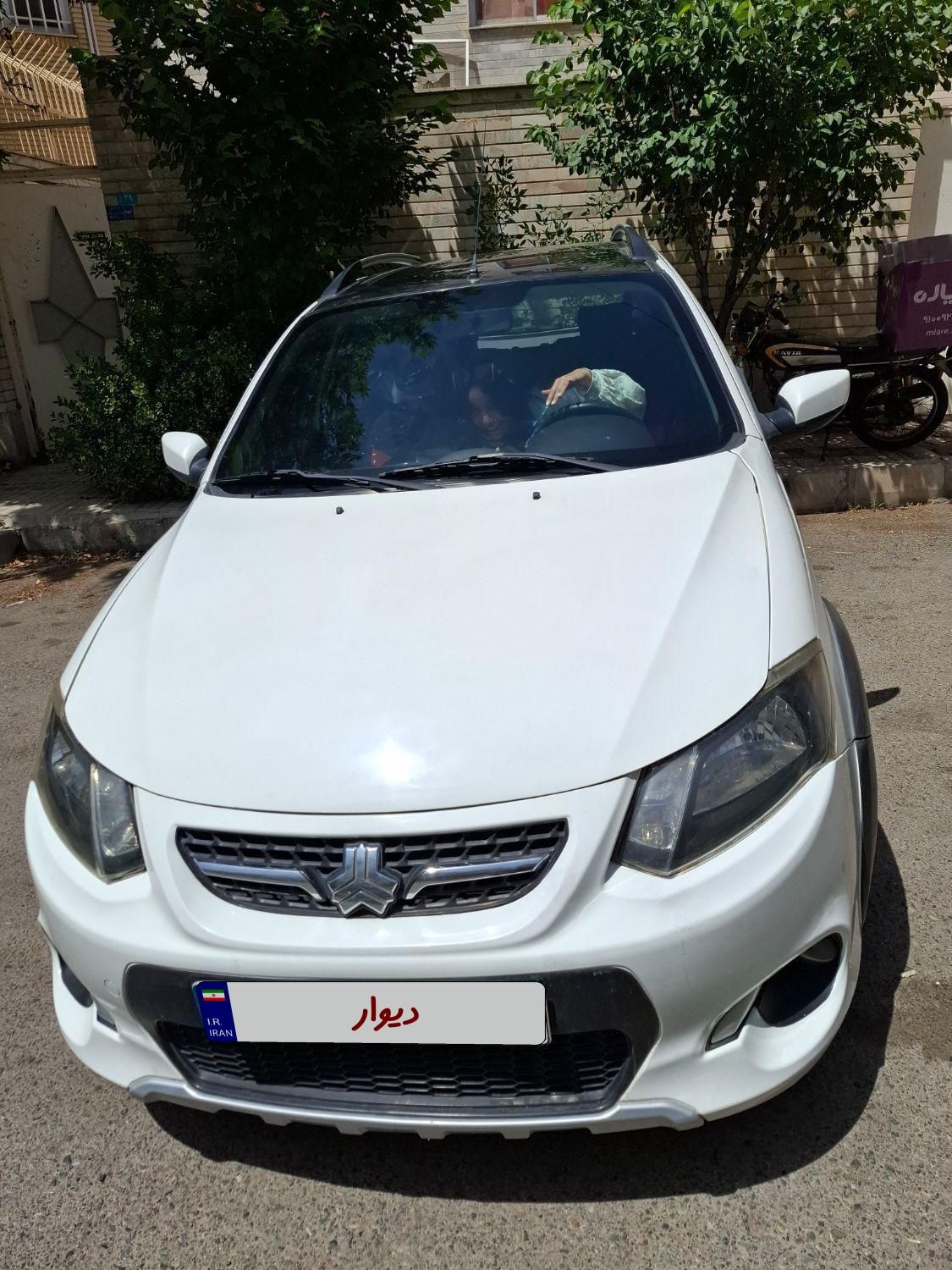 خودرو کوییک، R آگهی ann_18396641