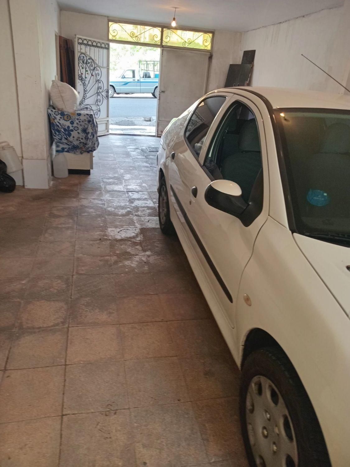 پژو ۲۰۶ صندوق دار v8 - 1393