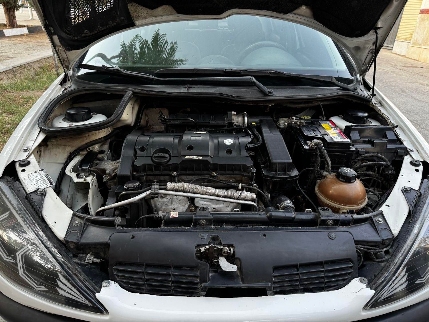 پژو ۲۰۶ صندوق دار v8 - 1393