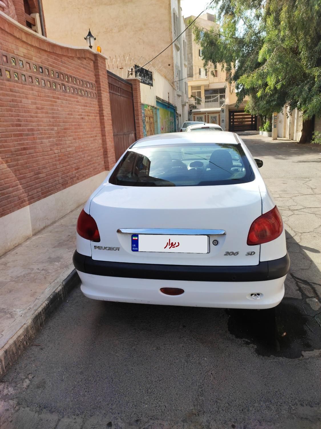 پژو ۲۰۶ صندوق دار v8 - 1391