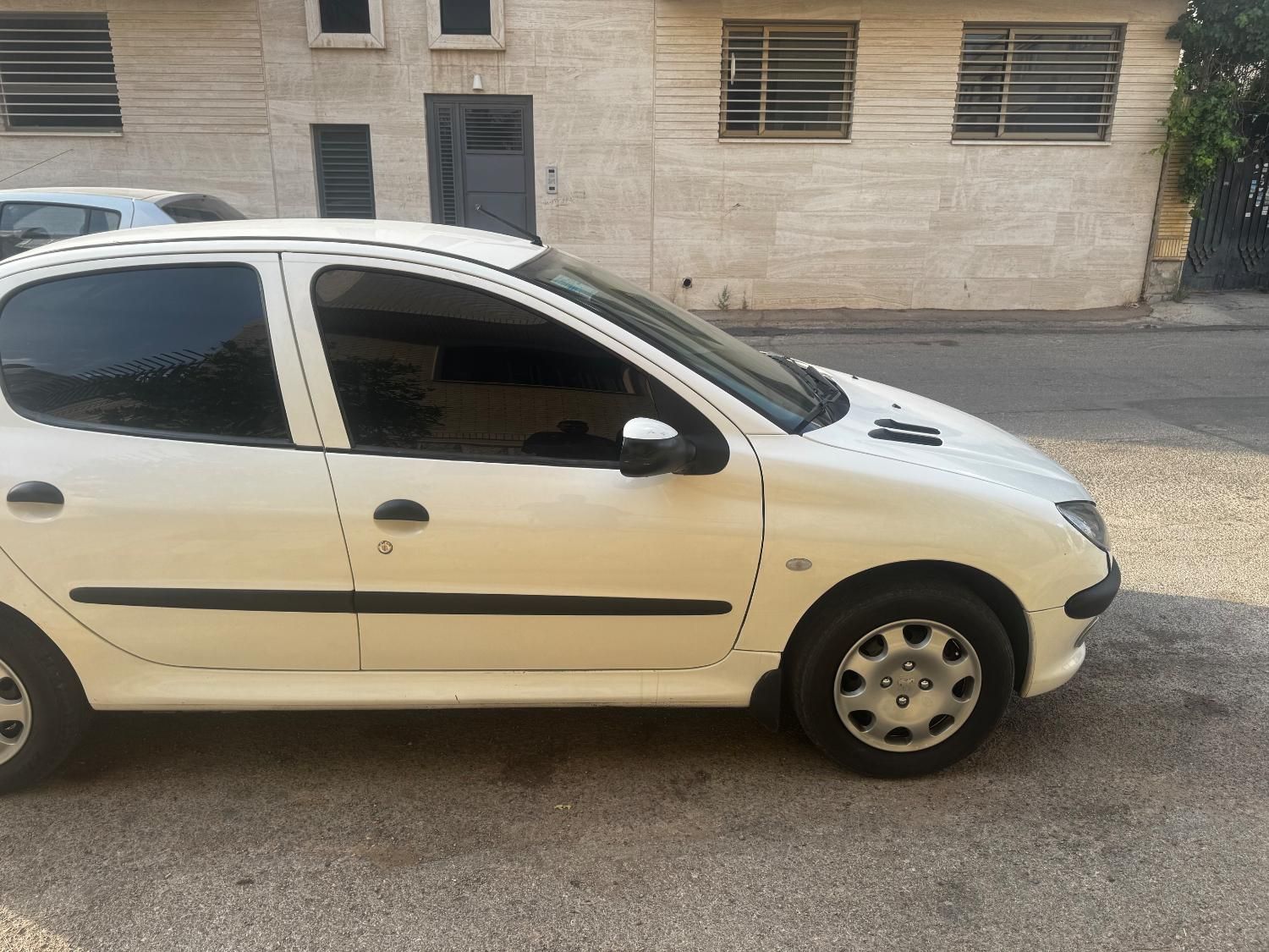 پژو ۲۰۶ صندوق دار v8 - 1393