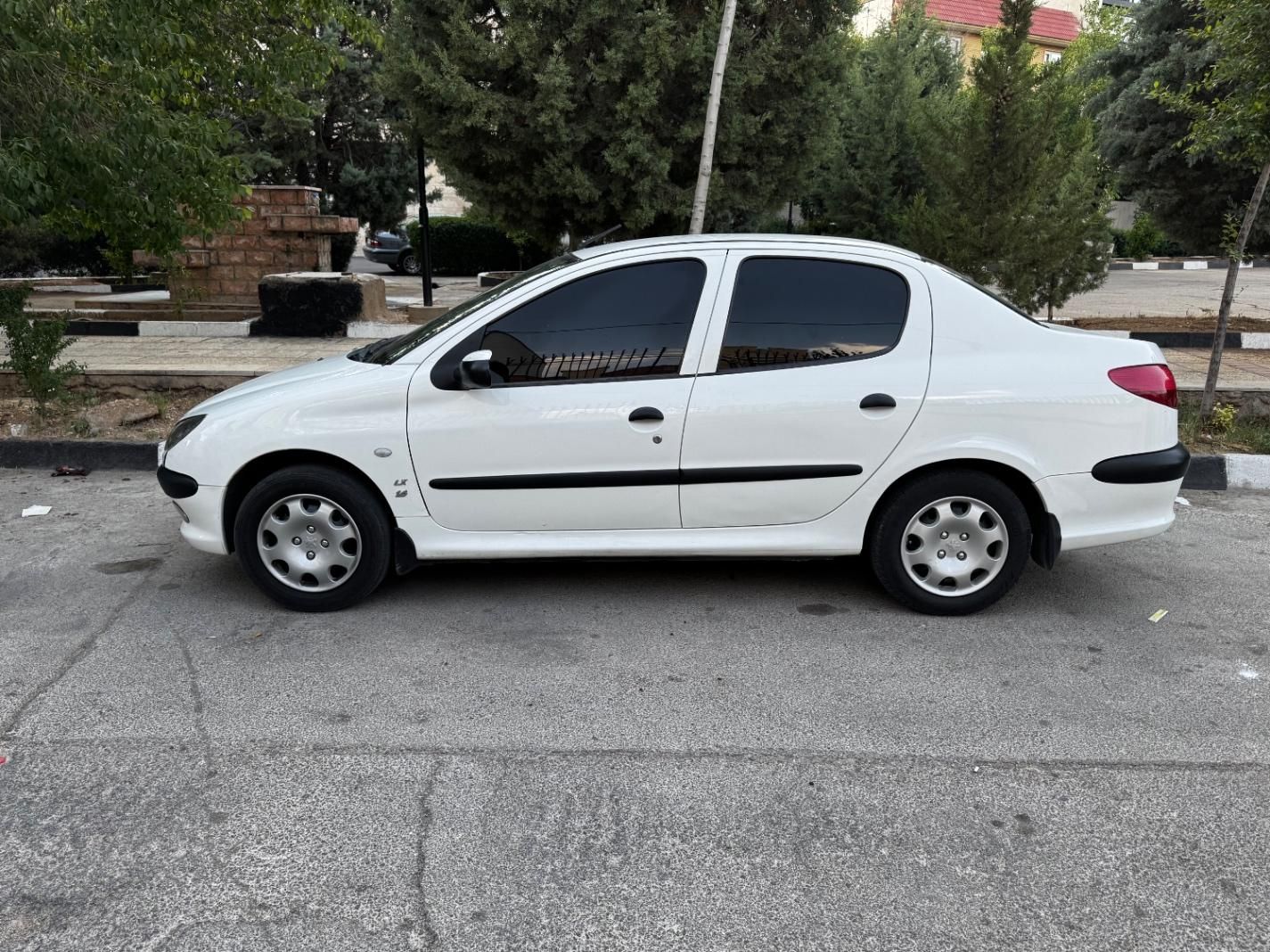 پژو ۲۰۶ صندوق دار v8 - 1393