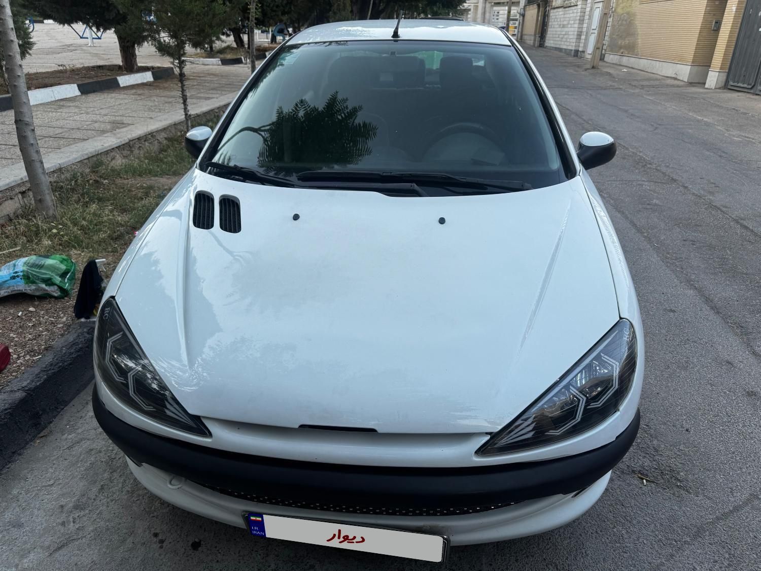 پژو ۲۰۶ صندوق دار v8 - 1393