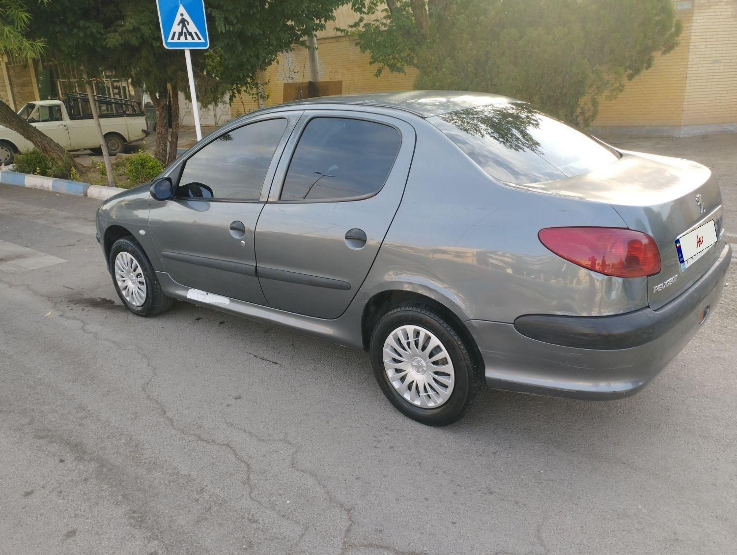 پژو ۲۰۶ صندوق دار v20 - 1388
