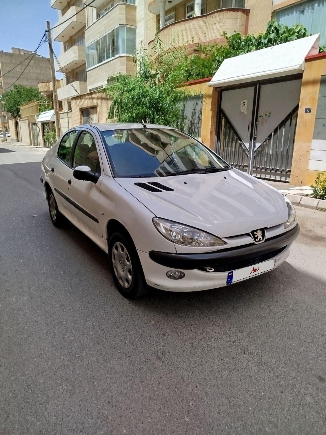 پژو ۲۰۶ صندوق دار v8 - 1390