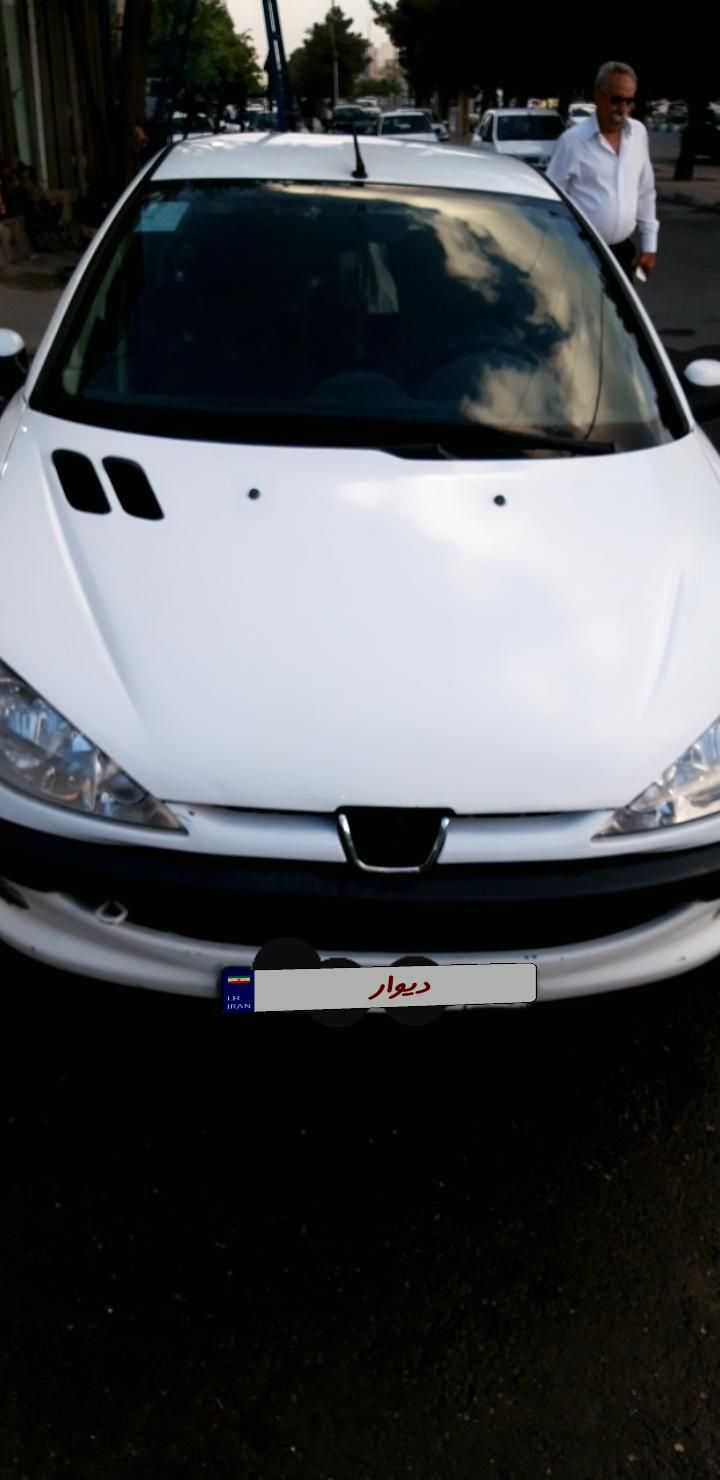 پژو ۲۰۶ صندوق دار v8 - 1394