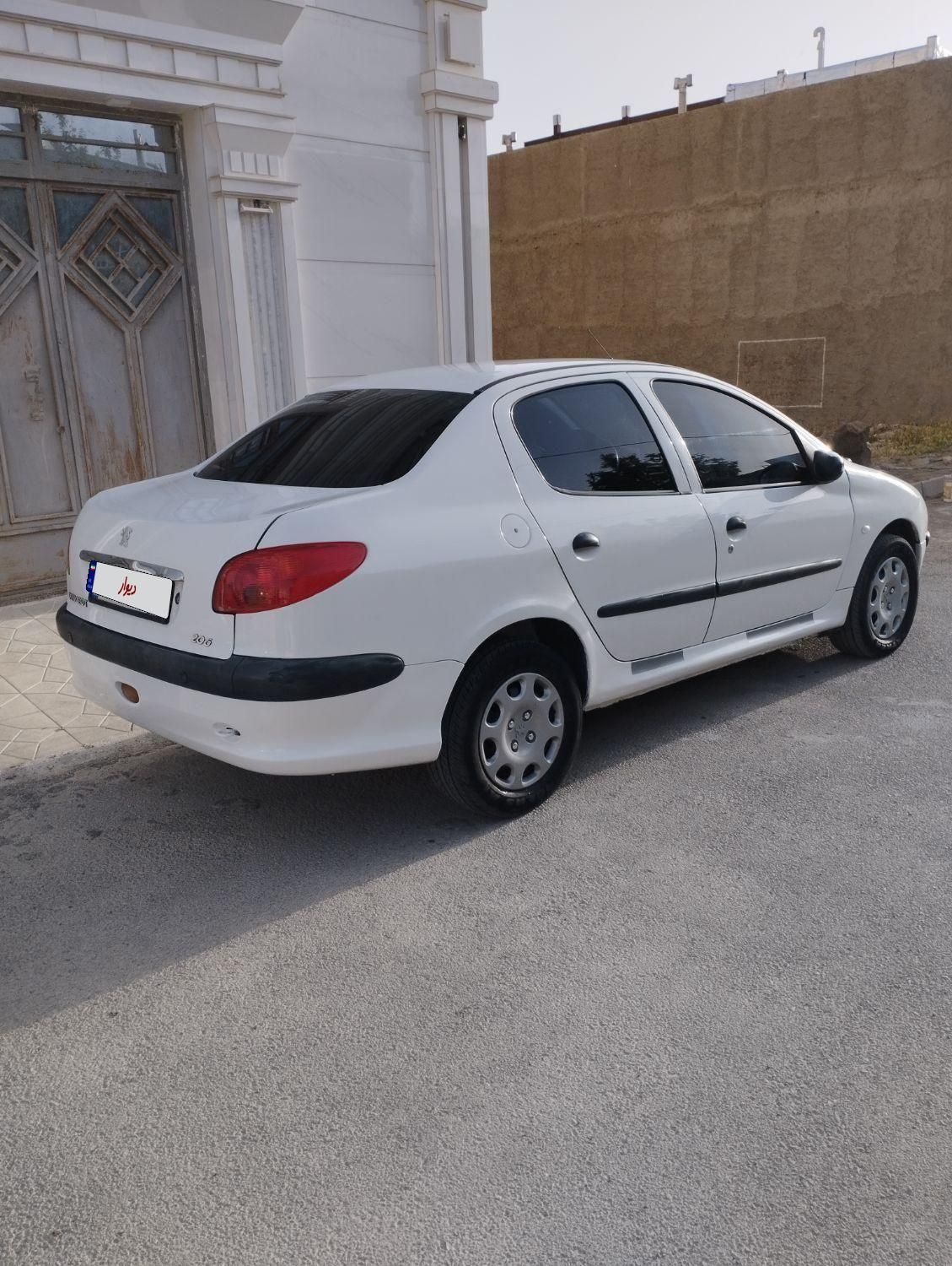 پژو ۲۰۶ صندوق دار v8 - 1393