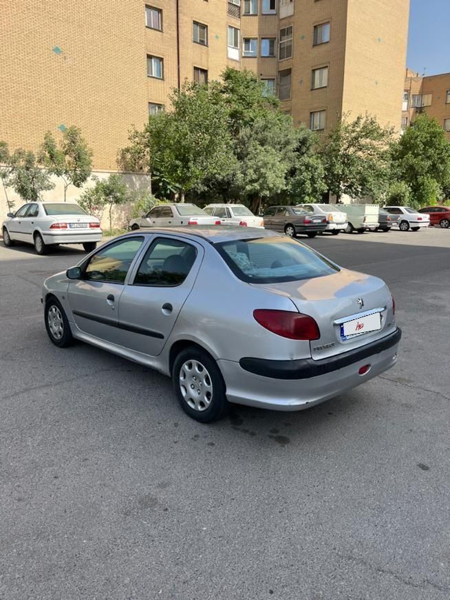 پژو ۲۰۶ صندوق دار v8 - 1386