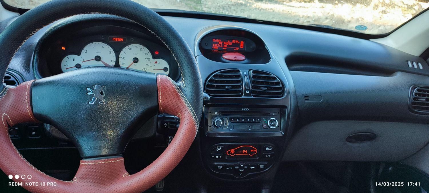 پژو ۲۰۶ صندوق دار v8 - 1394