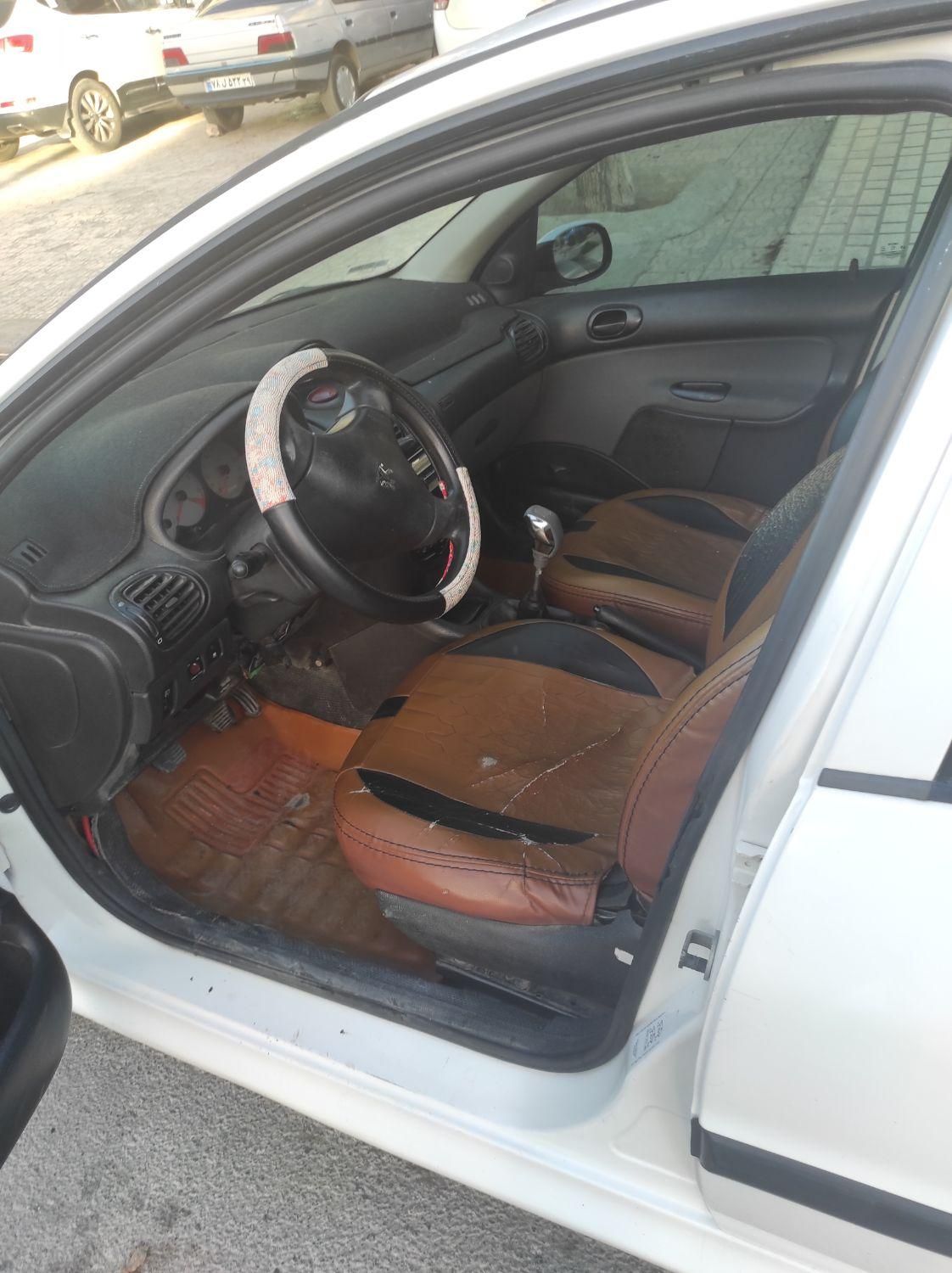 پژو ۲۰۶ صندوق دار v8 - 1394
