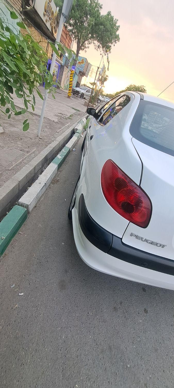 پژو ۲۰۶ صندوق دار v8 - 1397