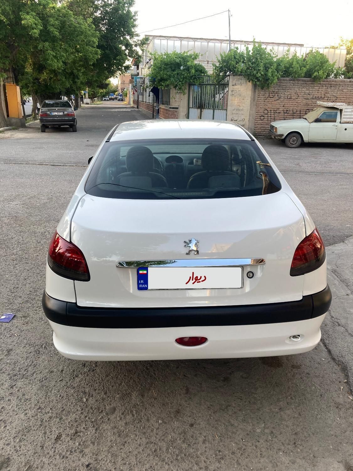 پژو ۲۰۶ صندوق دار v8 - 1388