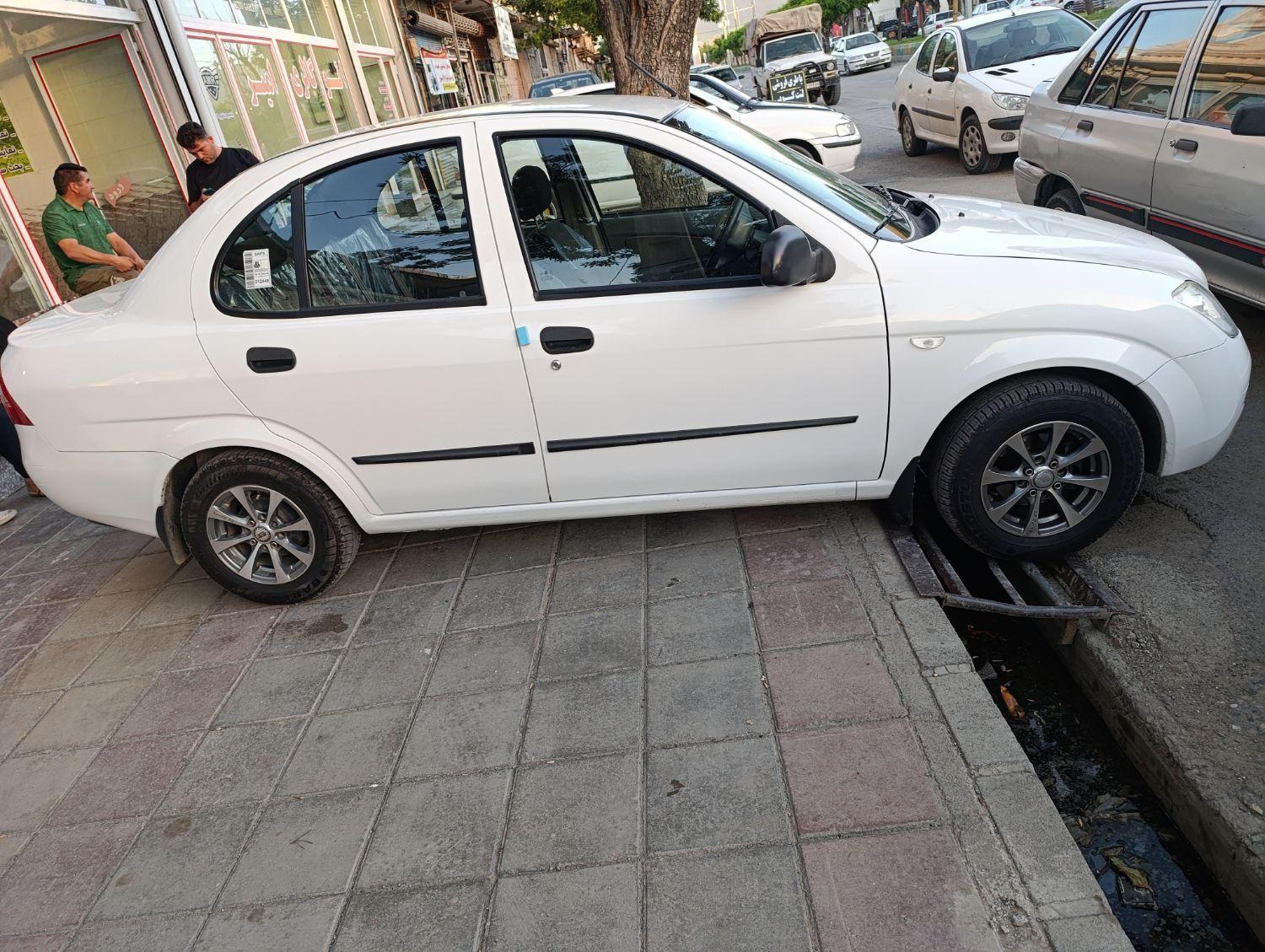 تیبا صندوق دار SX - 1400