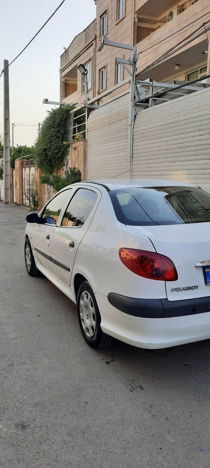 پژو ۲۰۶ صندوق دار v8 - 1393