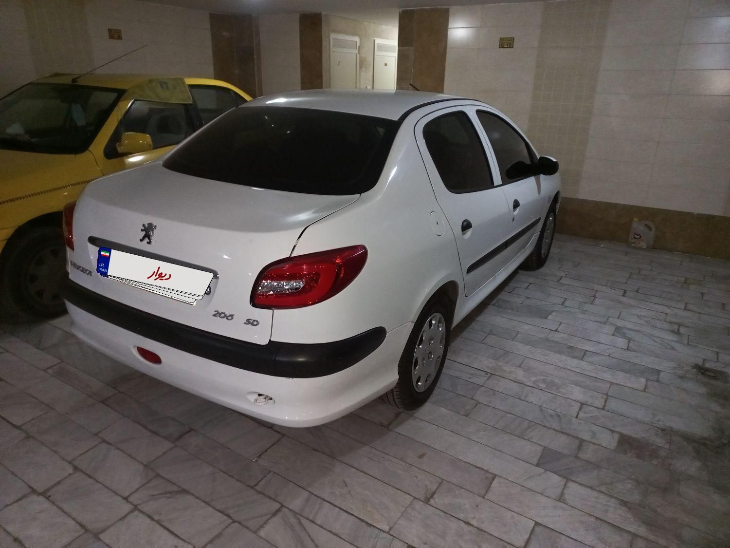 پژو ۲۰۶ صندوق دار v8 - 1398