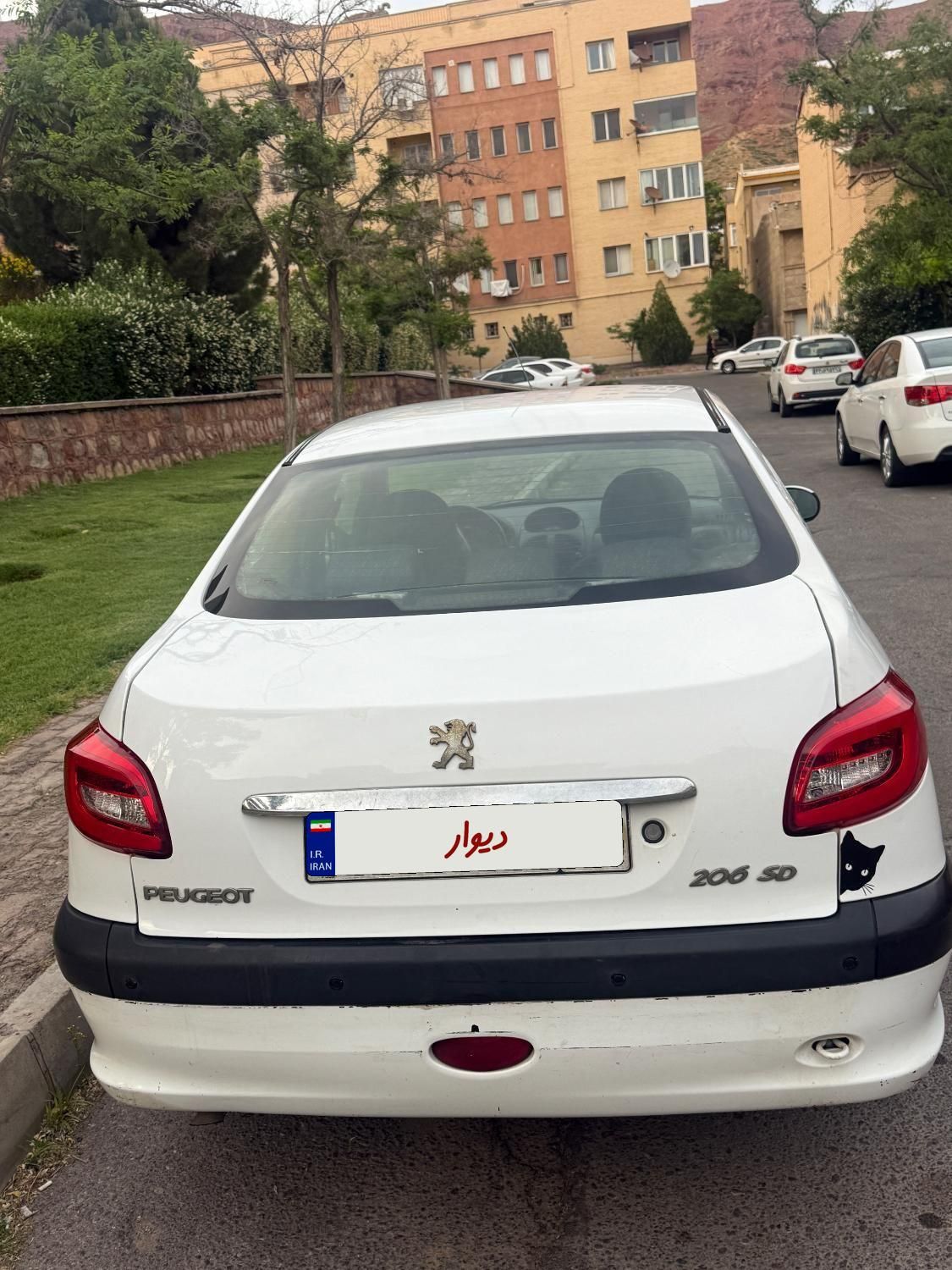 پژو ۲۰۶ صندوق دار v8 - 1390
