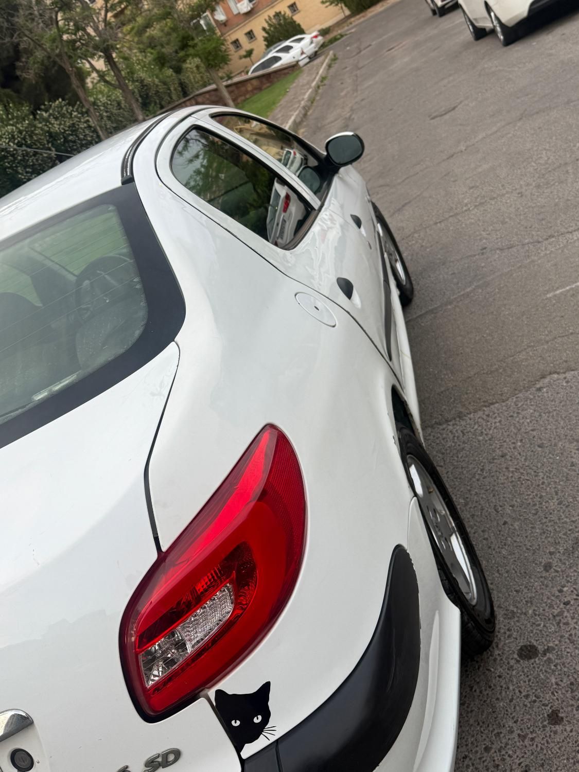 پژو ۲۰۶ صندوق دار v8 - 1390