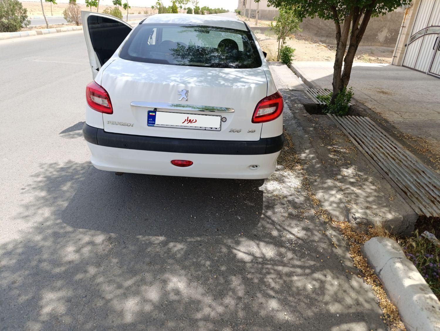 خودرو پژو، ۲۰۶ صندوق دار آگهی ann_18399382