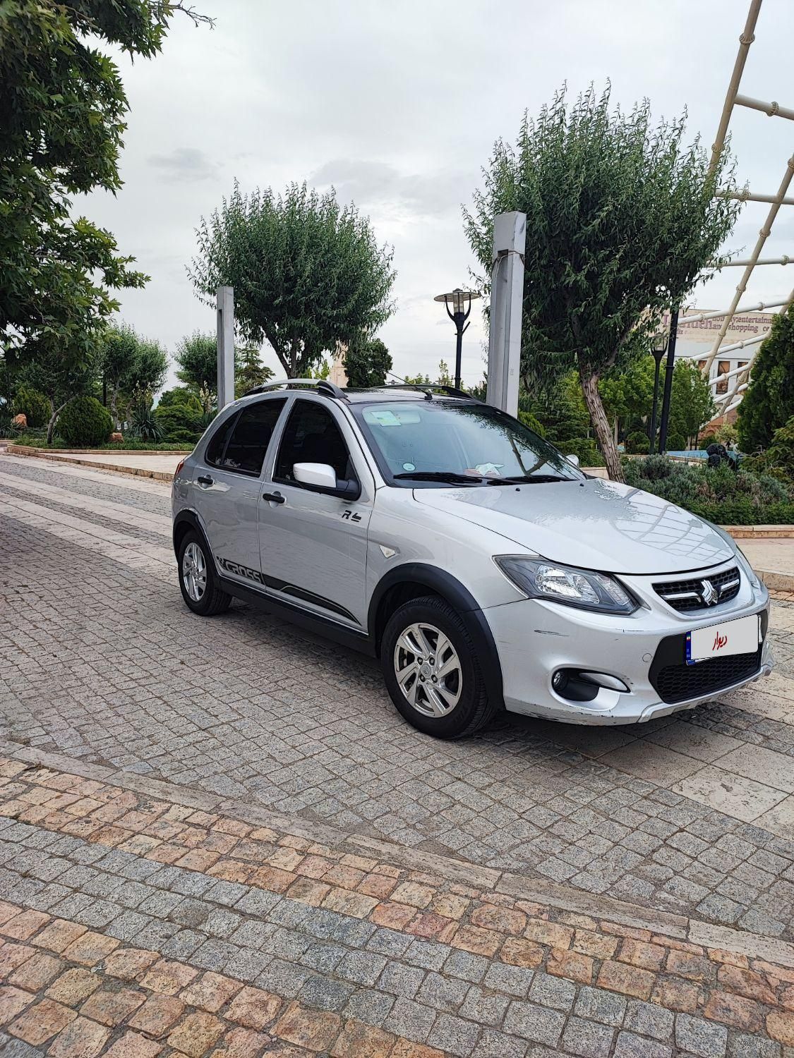 خودرو کوییک، R آگهی ann_18399470