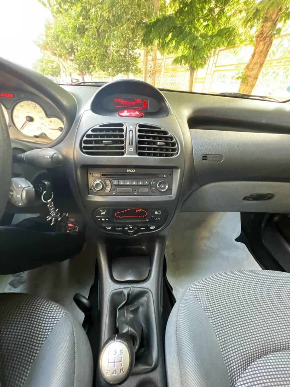پژو ۲۰۶ صندوق دار v8 - 1394