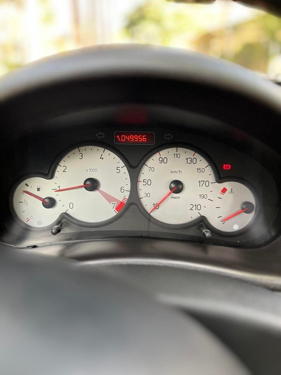 پژو ۲۰۶ صندوق دار v8 - 1394