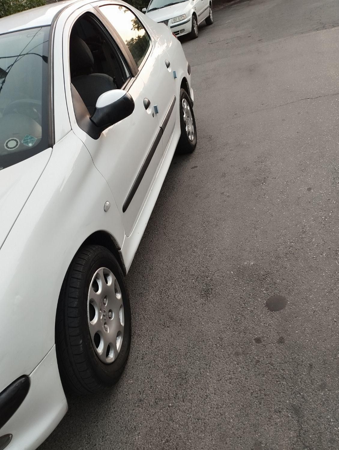 پژو ۲۰۶ صندوق دار v8 - 1390