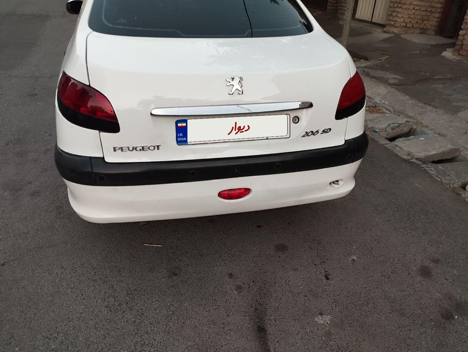 پژو ۲۰۶ صندوق دار v8 - 1390