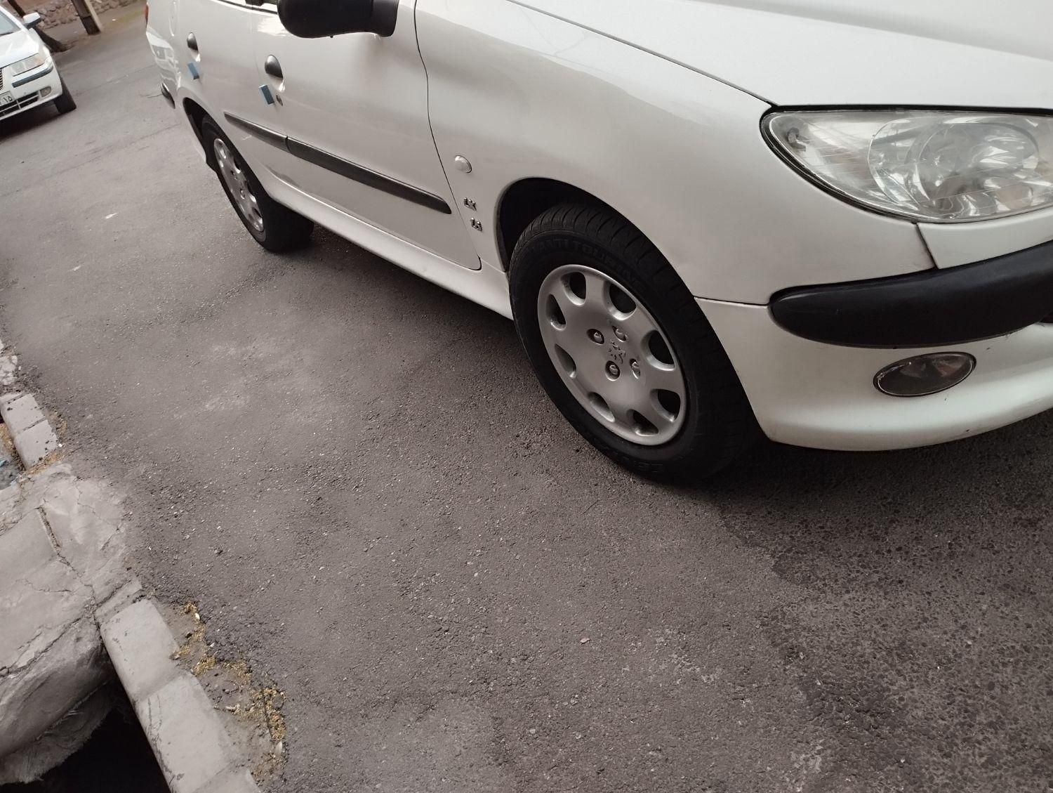 پژو ۲۰۶ صندوق دار v8 - 1390