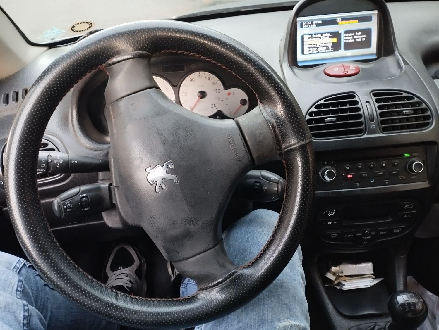 پژو ۲۰۶ صندوق دار v8 - 1390
