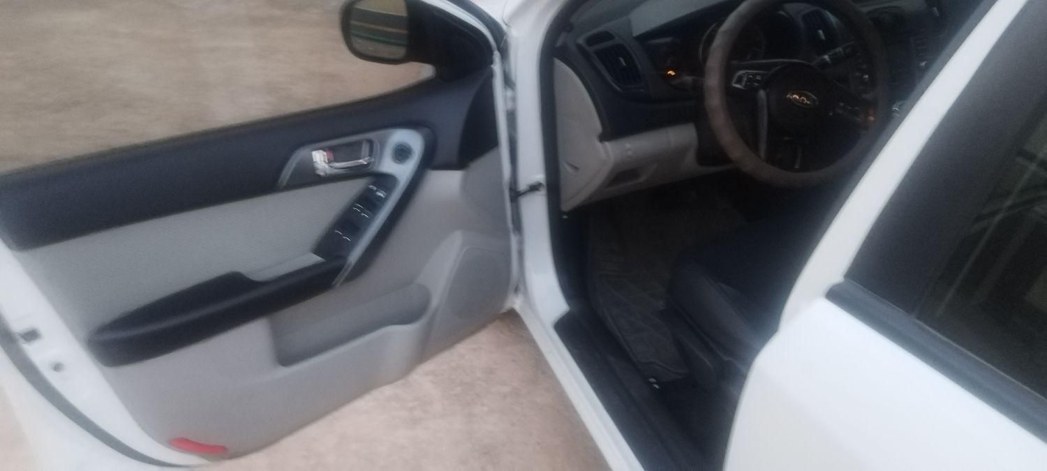 کیا سراتو 2.0 لیتر اتوماتیک GT لاین - 2016