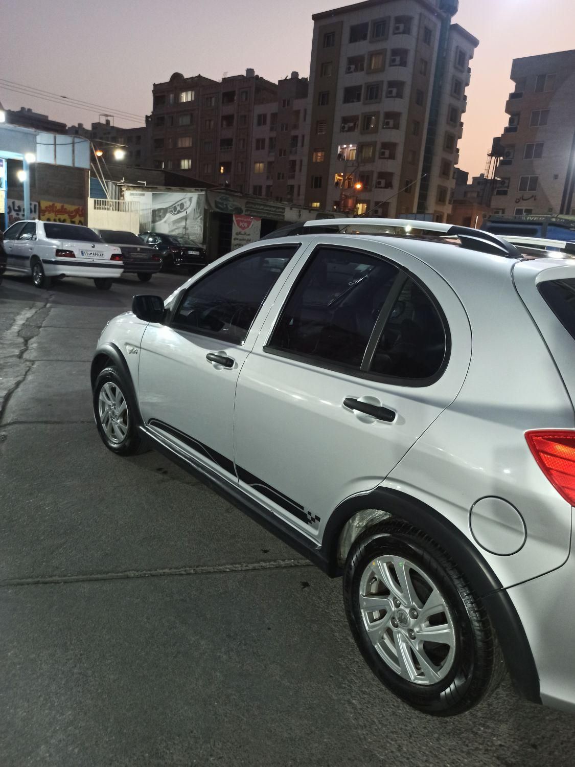 خودرو کوییک، R آگهی ann_18399843