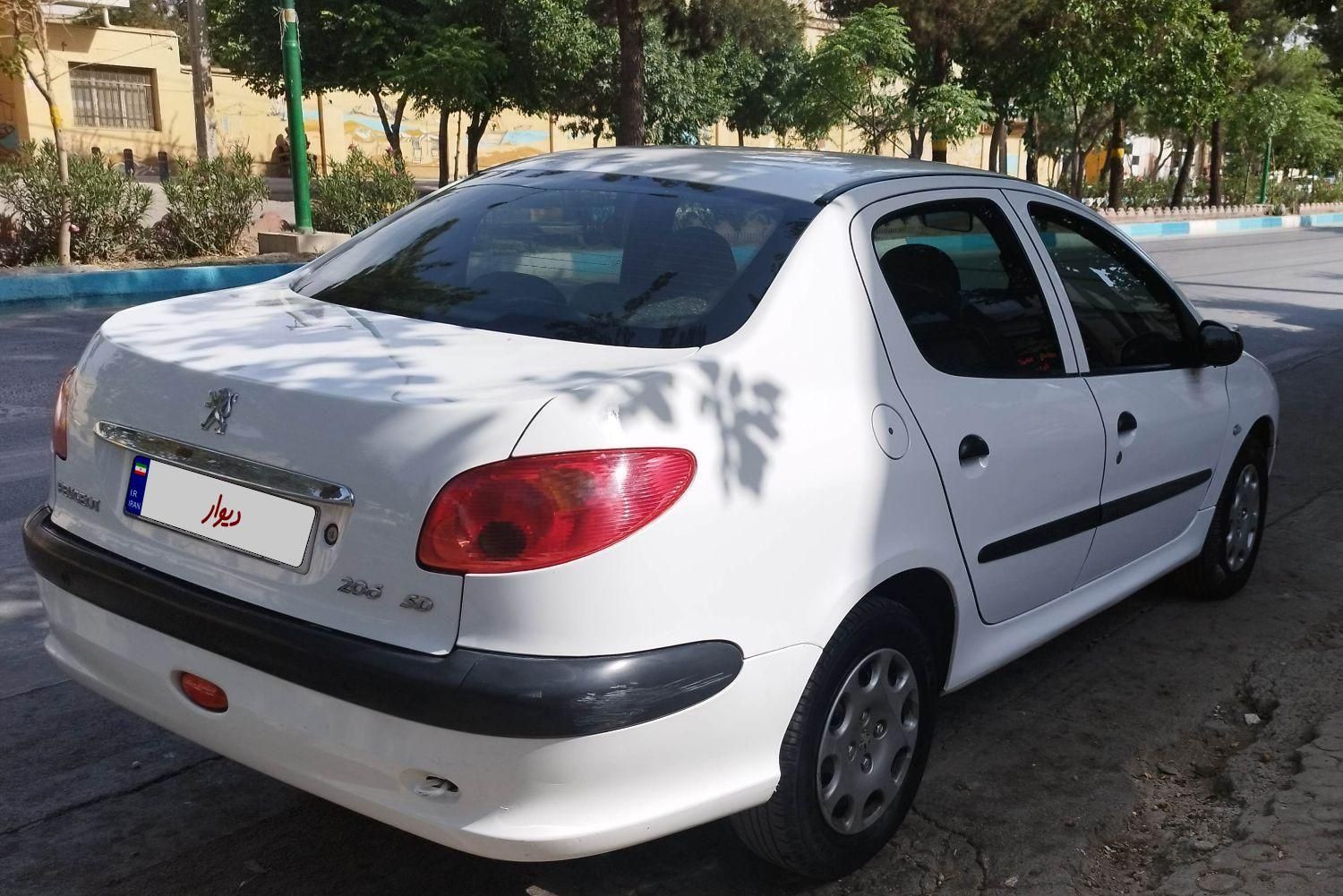 پژو ۲۰۶ صندوق دار v8 - 1396