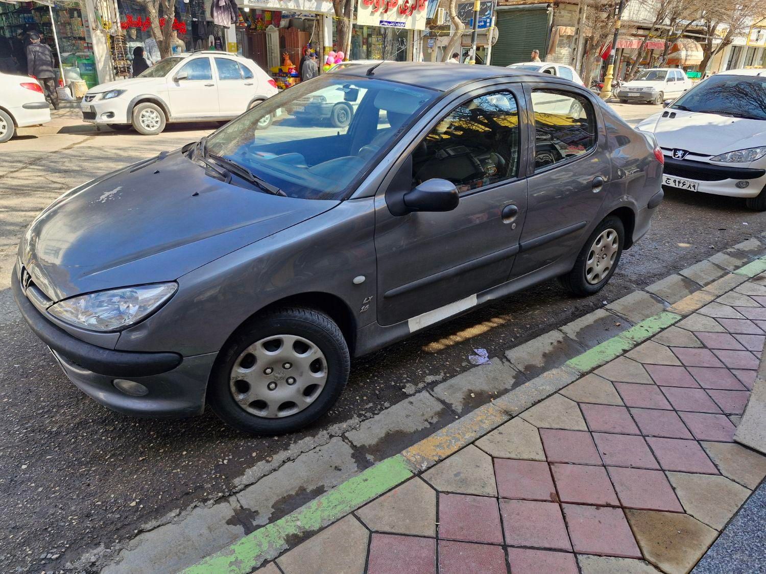پژو ۲۰۶ صندوق دار v8 - 1392