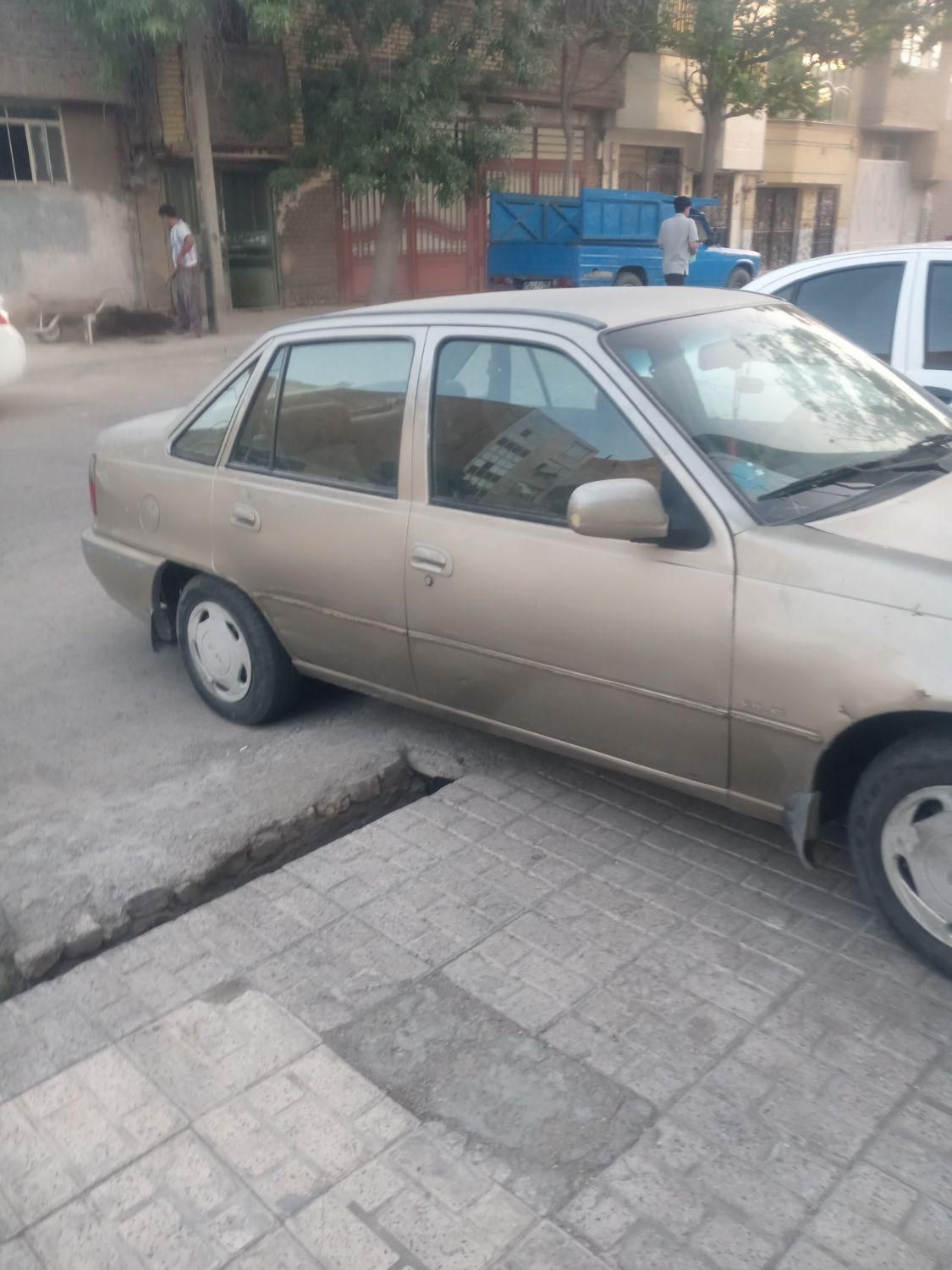 دوو سیلو سدان - 2001