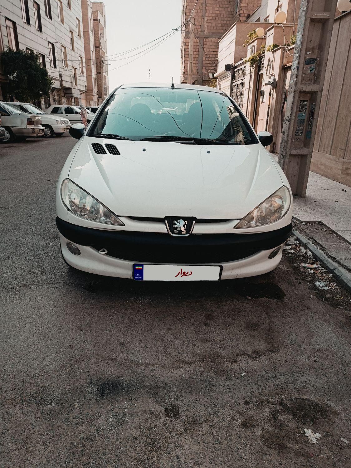 پژو ۲۰۶ صندوق دار v8 - 1393
